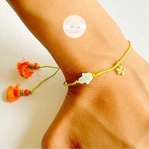 NWOT White Opal Hamsa Bracelet